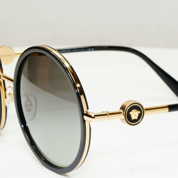 Versace Women\'s Round Medusa Sunglasses main image 4